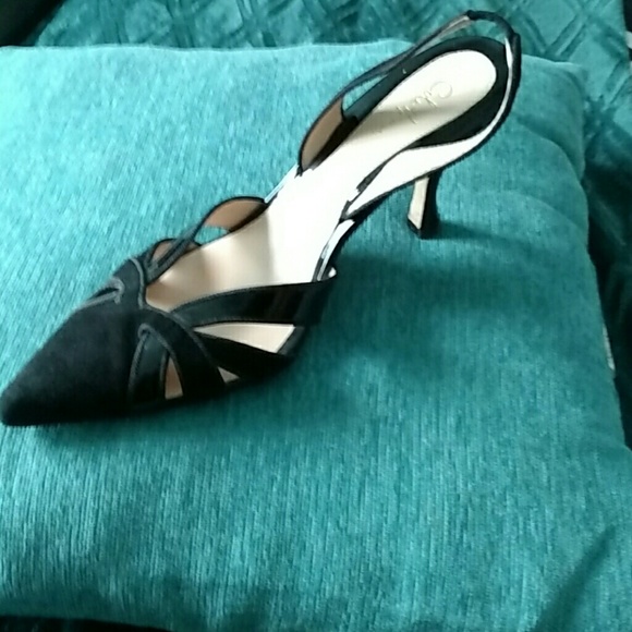 Shoes - Picture 1 of 3